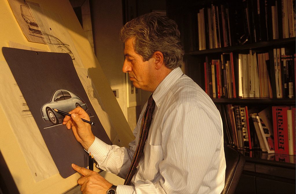 デロリアンをデザインしたのは、伝説的デザイナーのジョルジェット・ジウジアーロ（Giorgetto Giugiaro）