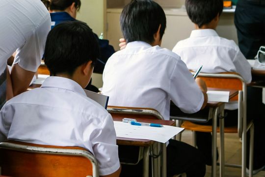 授業を受ける生徒たち