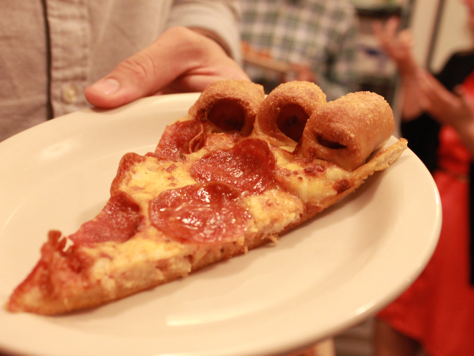 ホットドッグピザ