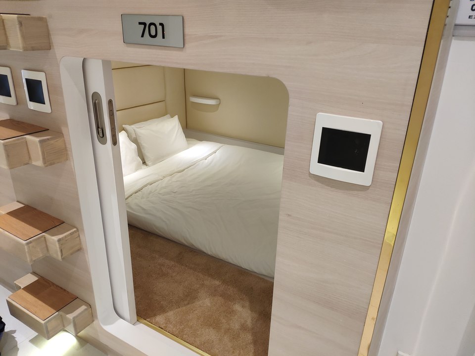 japanesecapsulehotel15