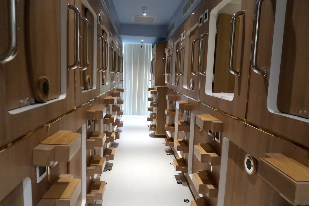 japanesecapsulehotel07
