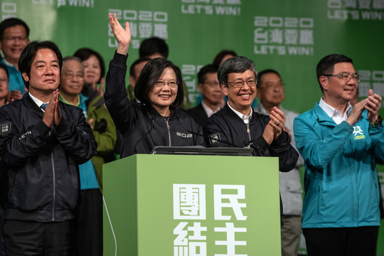 蔡英文 圧勝