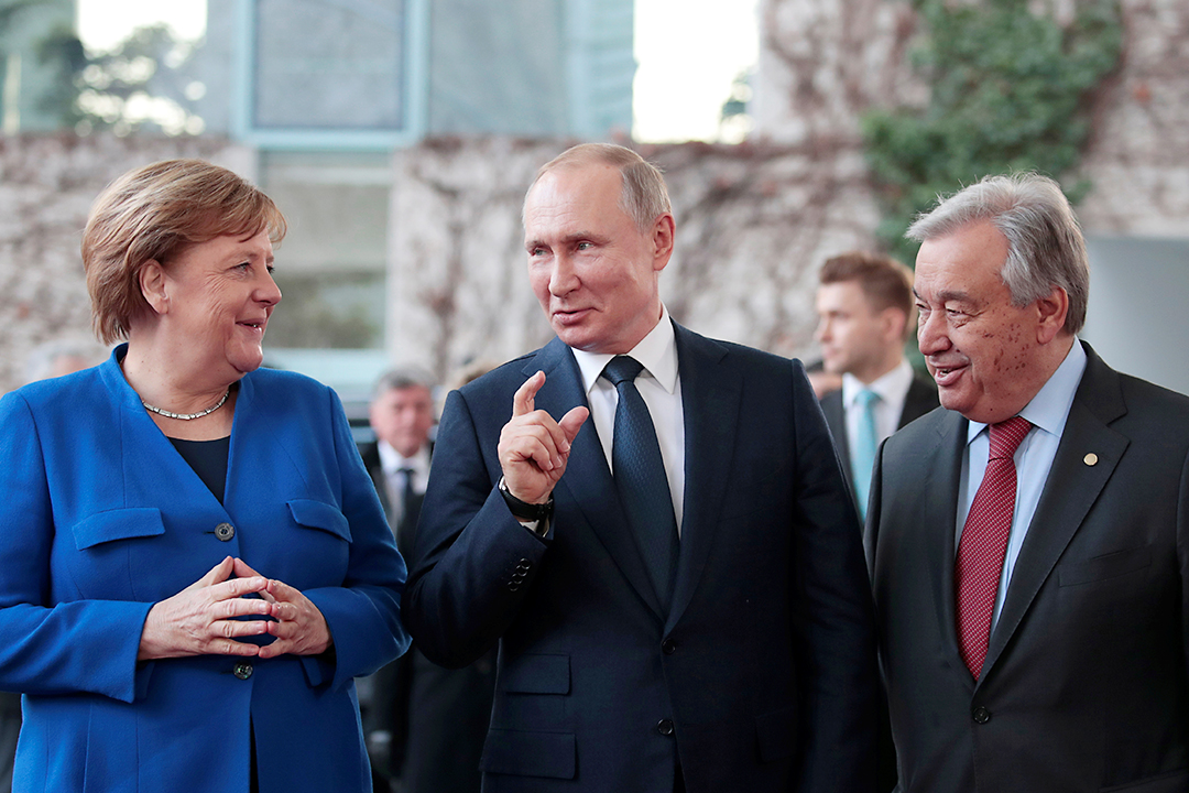 ロシア プーチン大統領 メルケル首相