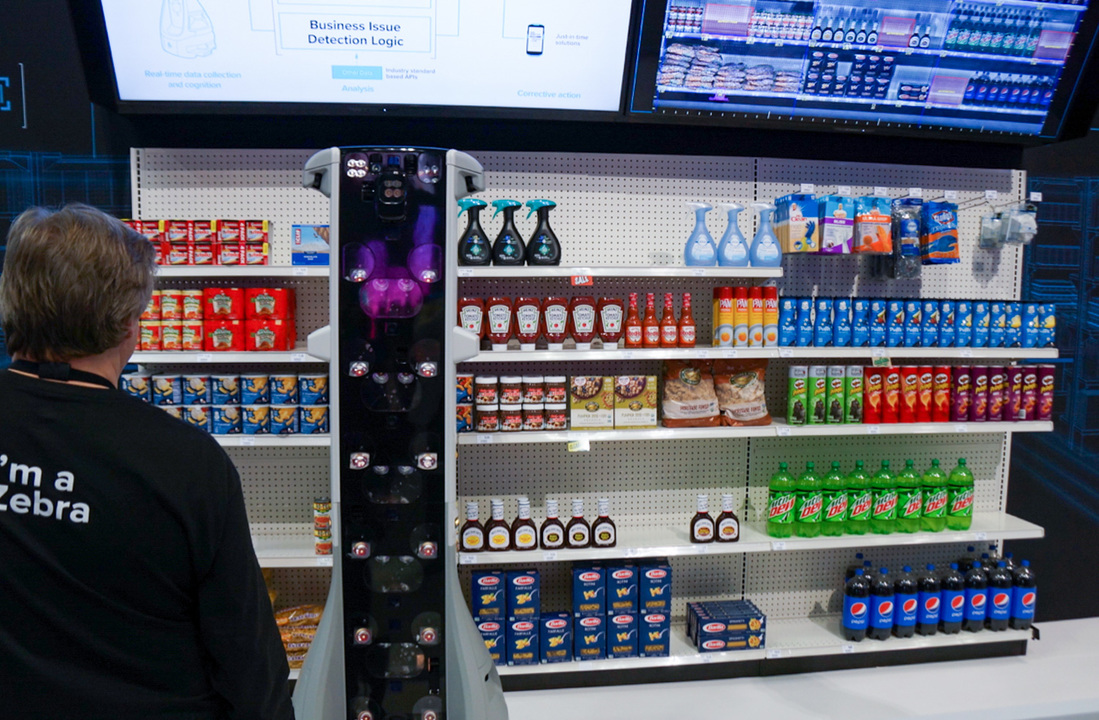 自動巡回する様子。