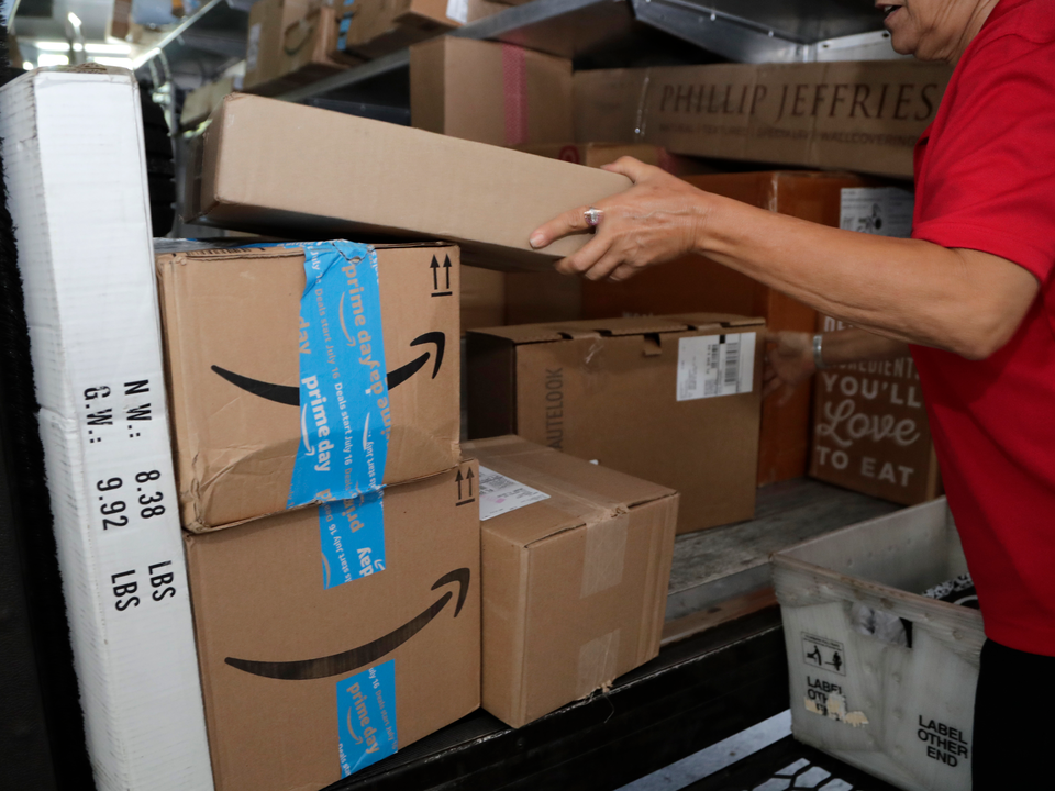 アマゾンが配送車を開発している。