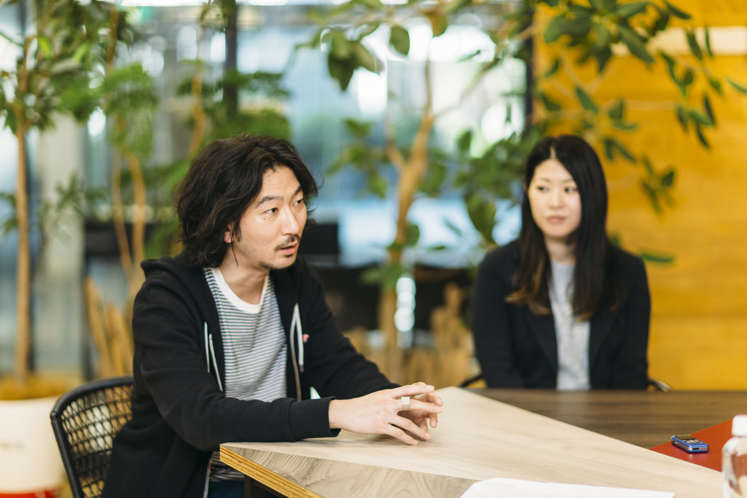 話をする能瀬さん