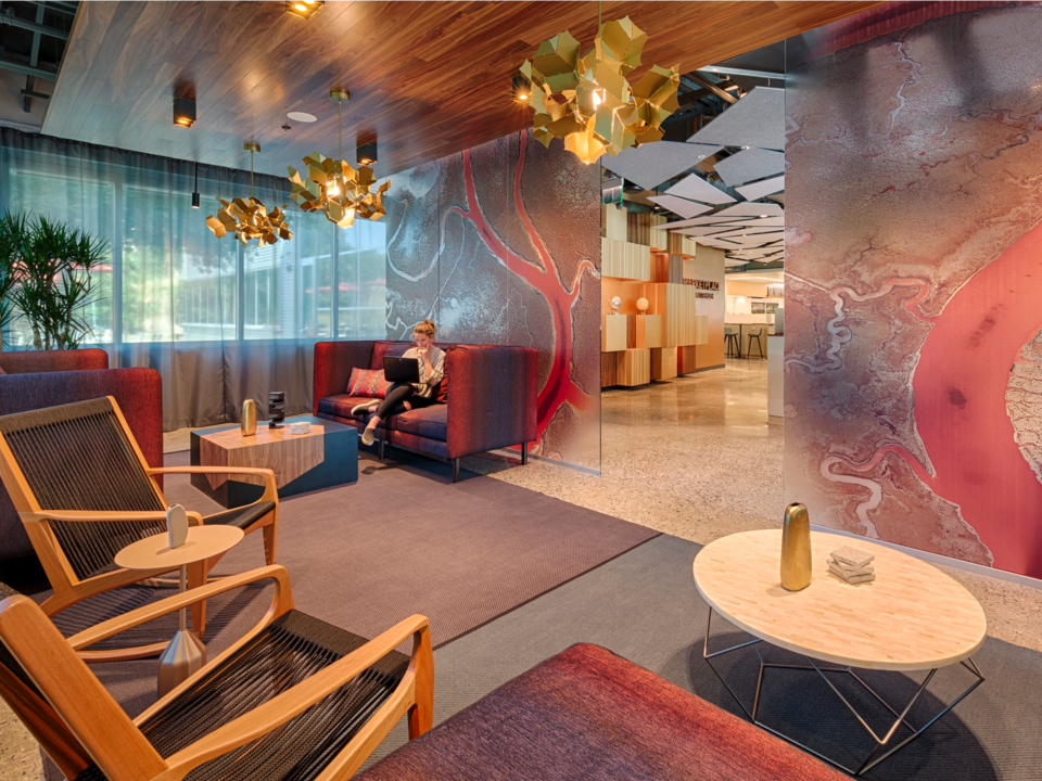 講堂｢Tech Talk｣は、プレゼンテーションとゲストスピーカーのための場所だ