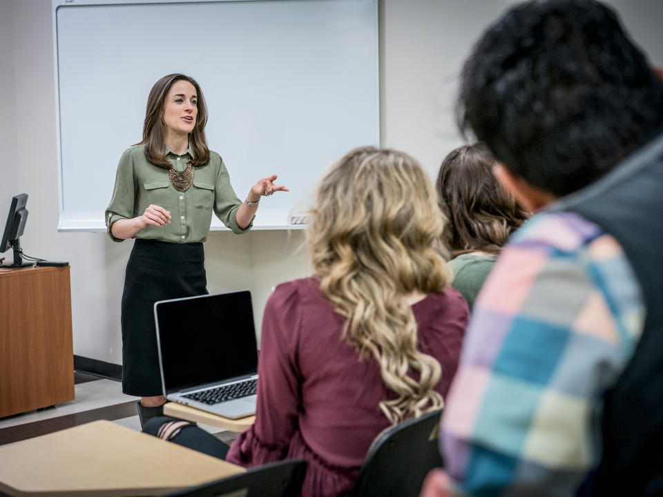 12位 高等教育機関の教員