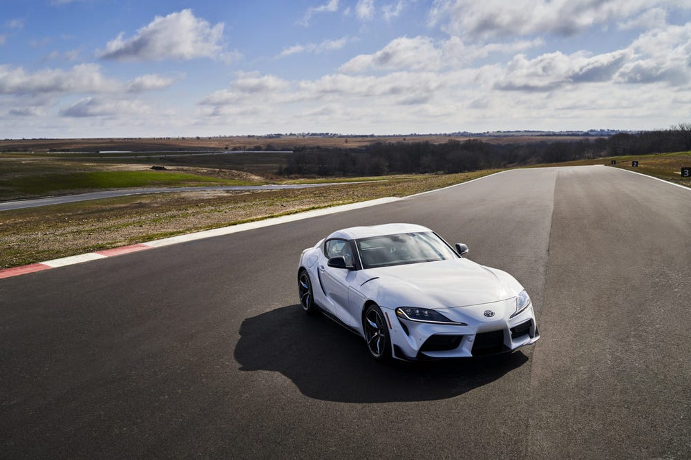 2019年、トヨタはスープラをリブートした。BMWとの共同開発であることが批判されたが、それでもスープラを伝説にしたパフォーマンス、手頃な価格、信頼性が詰まっている