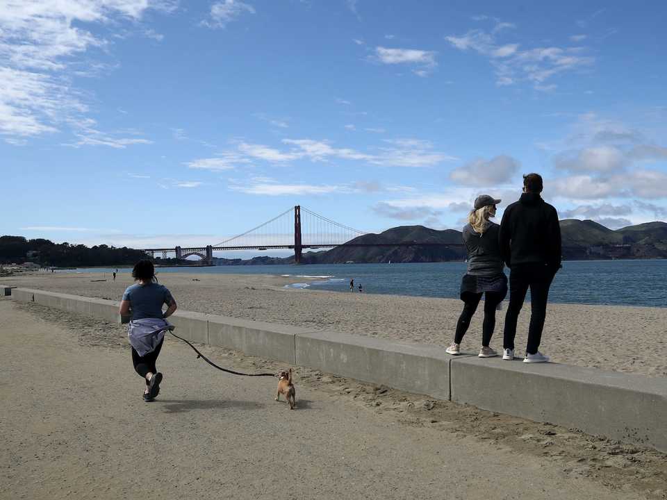 2020年3月30日、サンフランシスコのビーチ。