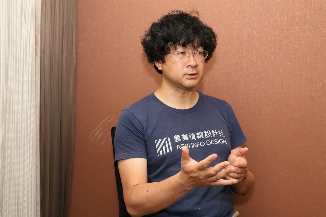 濱田さん、話姿