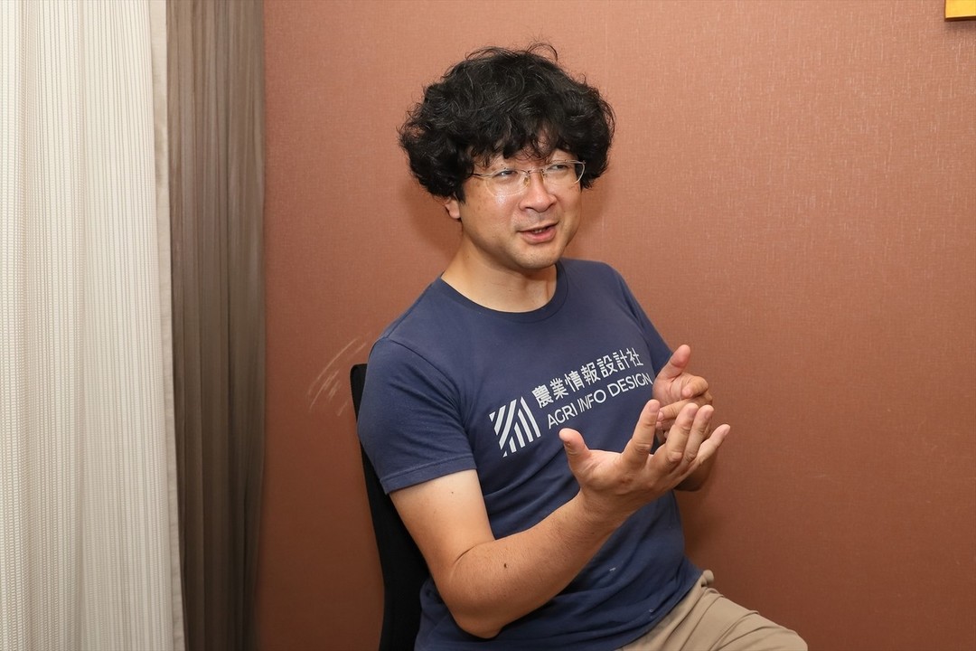 濱田さん、話し姿3