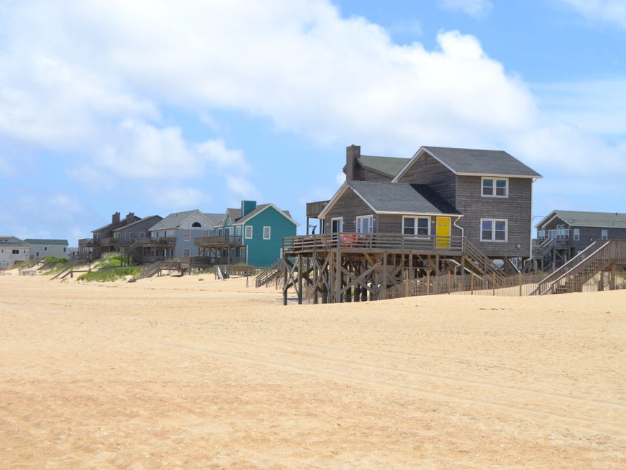 「タイドウォーター」は、奴隷制を採用する封建主義的社会として始まった