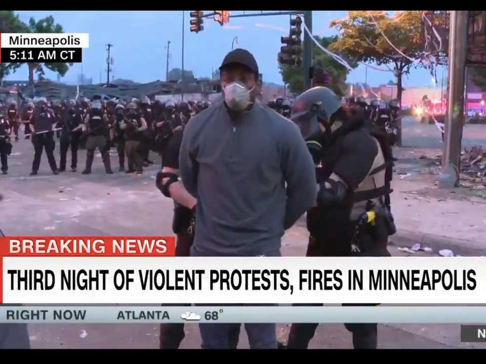 逮捕された記者