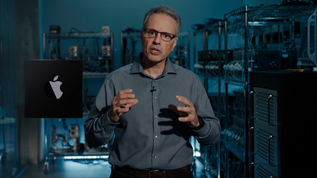 アップルのハードウエアテクノロジー担当シニアバイスプレジデントのジョニー・スルージ氏