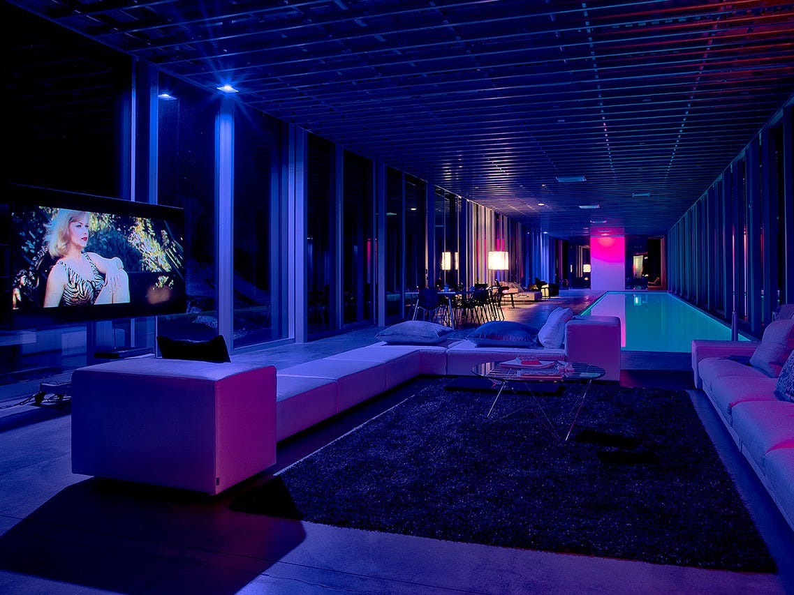 有名映画プロデューサーが設計した｢見えない家｣