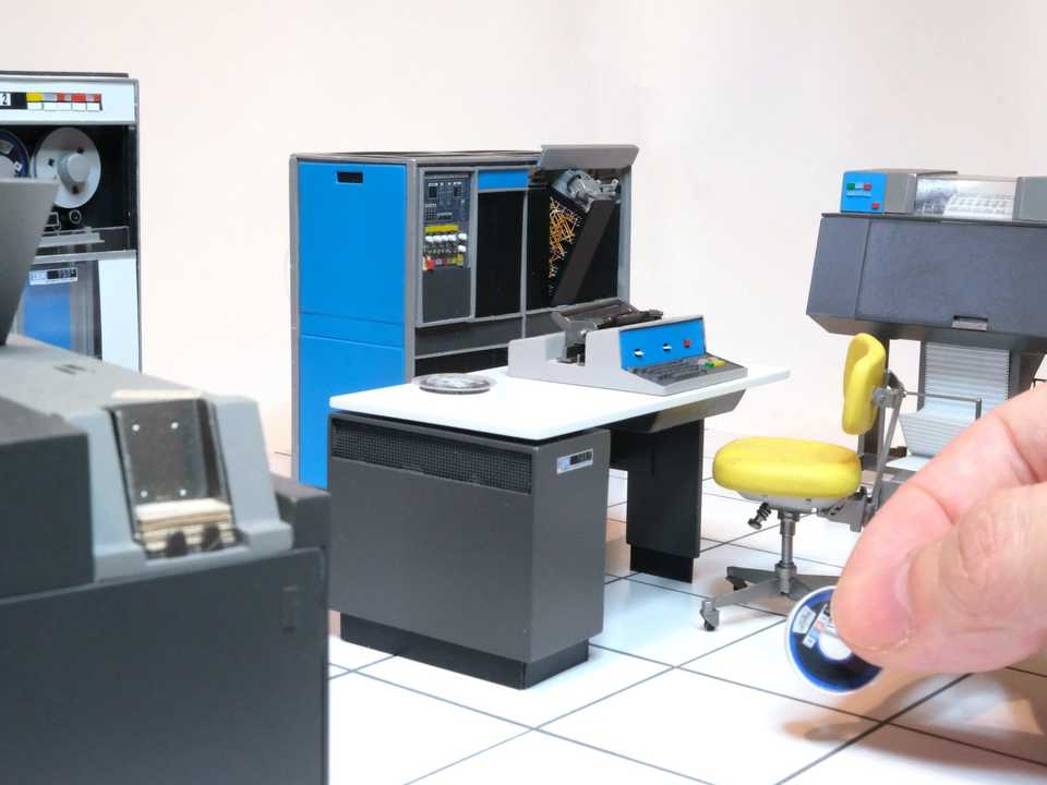 IBMのコンピュータシステムのミニチュア