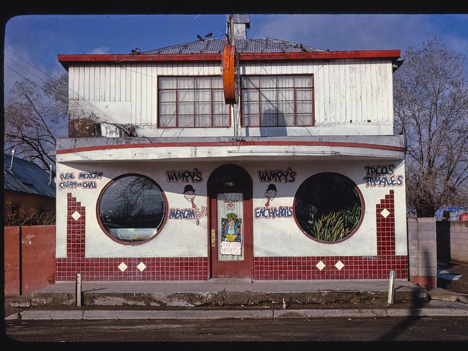 レッド・ボール・カフェ。