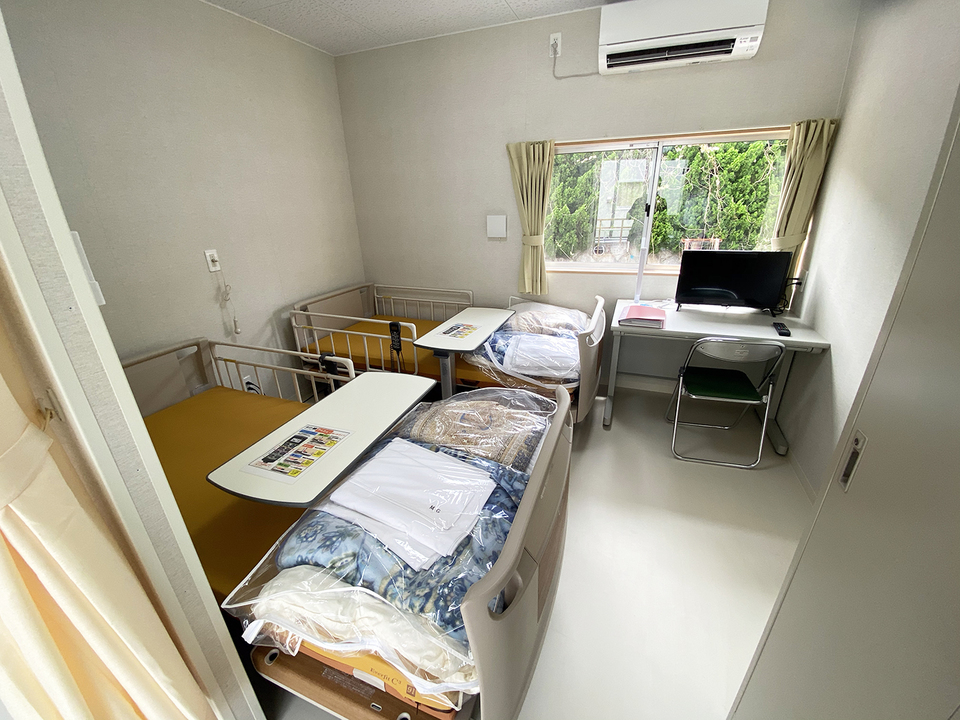 ベッドとテレビ