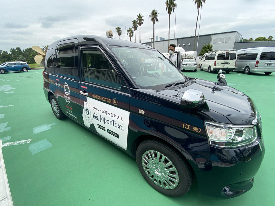 搬送用タクシー
