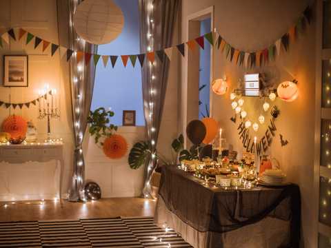 ハロウィーン パーティーの開催を阻止 Airbnb 10月末の1泊のみの予約を禁止 Business Insider Japan