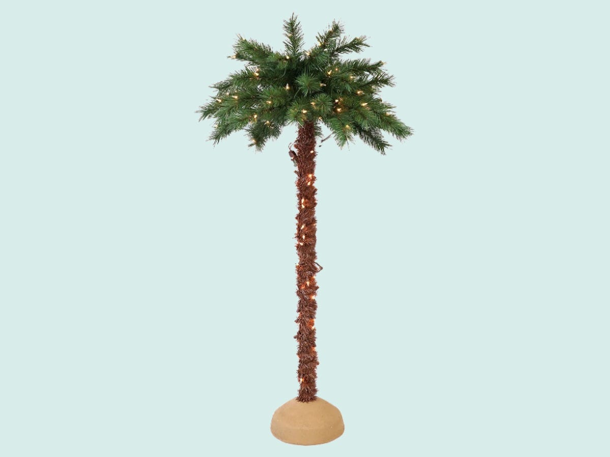 アメリカのターゲットで販売されてるライト付きヤシの木クリスマスツリー。