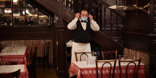 ヨーロッパの第2波は制御不能になりつつある...各国は厳しい行動制限を復活