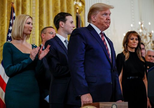 敗北を認めるか、戦いを続けるか? 家族、側近、メディア...... トランプ大統領の周辺で分かれる意見