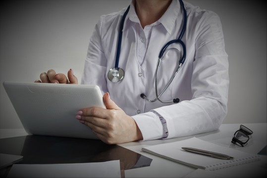 オンライン診療「日本の診療報酬の低さ」浮き彫りに。17カ国を比較調査、慶應大から研究論文