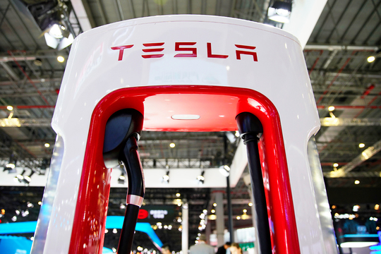 テスラ 車載電池 充電ステーション