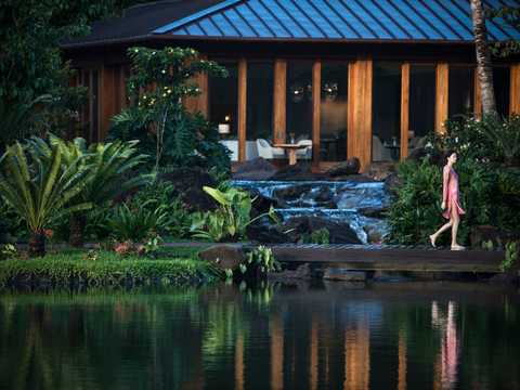 オラクル創業者ラリー・エリソンが所有するハワイの島の「健康のための超高級リゾート」をのぞいてみた