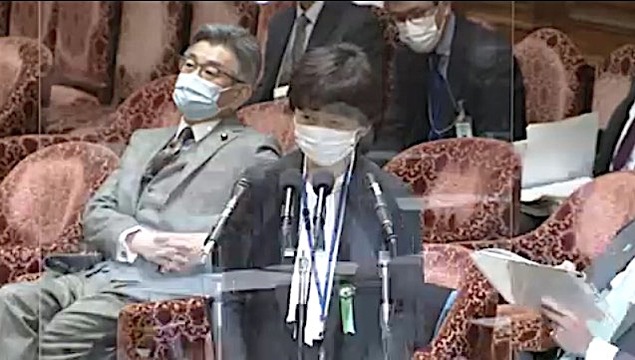 2月25日の衆院予算委員会で答弁する山田真貴子・内閣広報官。（2021年2月25日）