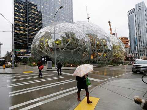 アマゾン 社員のオフィス復帰へ 夏以降 順次 ワクチンの普及に合わせて Business Insider Japan