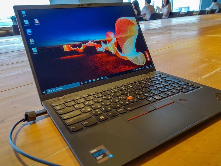 最新モバイルpc Thinkpad X1 Nano 実機レビュー 爆速スリープ復帰からキーボード機能まで Business Insider Japan 最新モバイルpc Thinkpad X1 Nano 実機レビュー 爆速スリープ復帰からキーボード機能まで Business Insider Japan