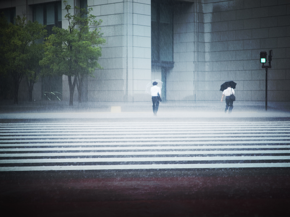横断歩道_豪雨