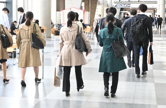 就活生「旅するように働きたい」“東京勤務”のこだわりを捨てた学生たち