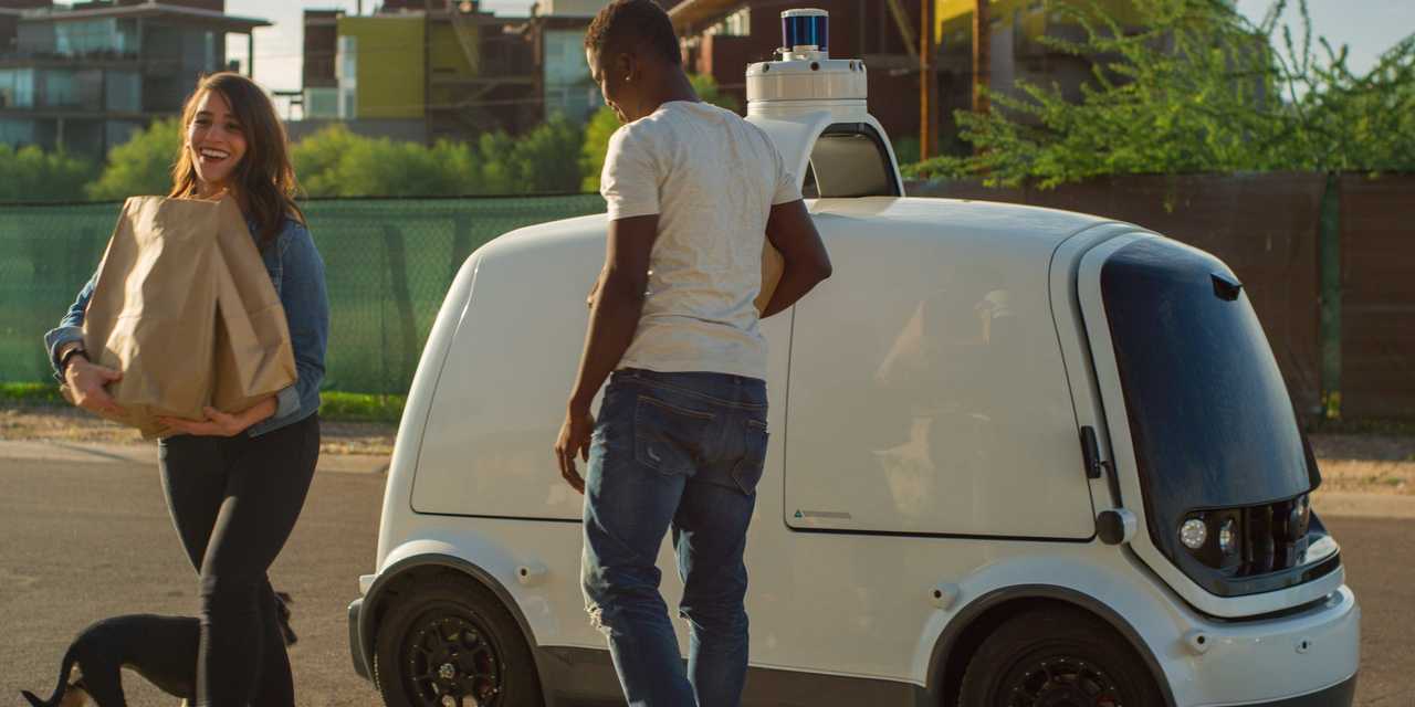 自動運転車がドミノのピザを配達