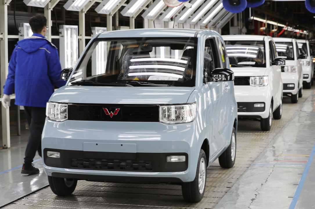 中国で一番売れている小型電気自動車…約48万円の｢宏光MINI EV｣を見てみよう Business Insider Japan