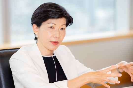 キャシー松井氏