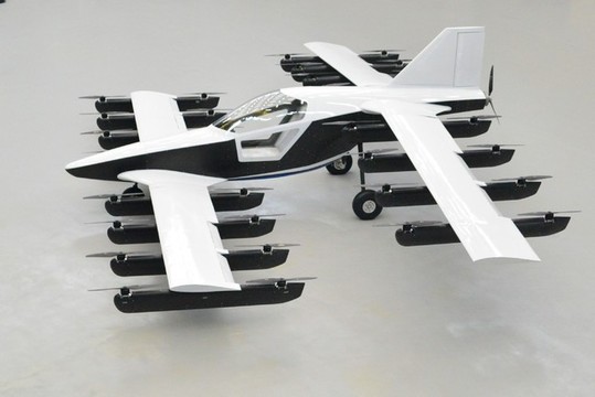 空飛ぶ車