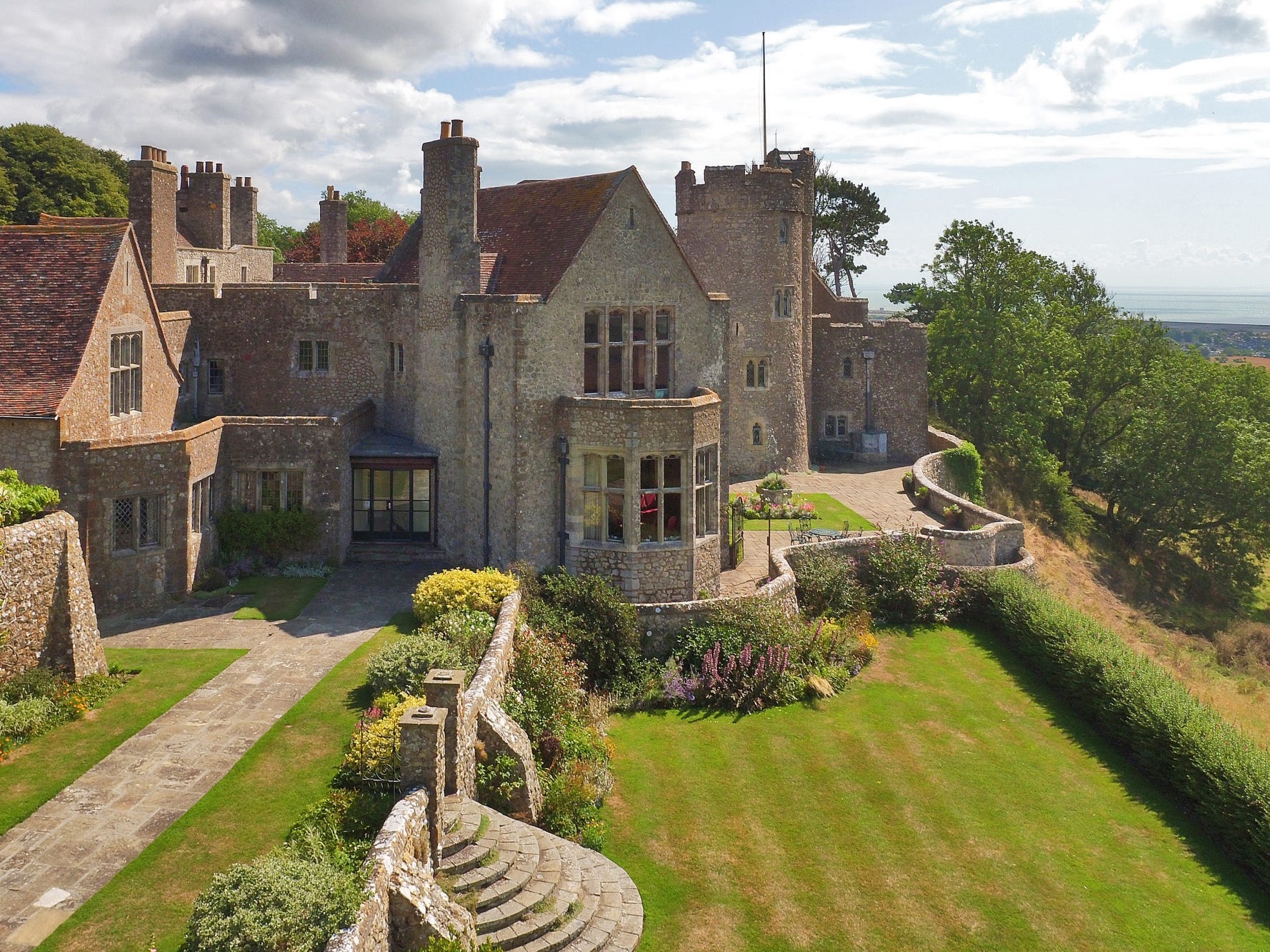 【中古】 空間的分業 イギリス経済社会のリストラクチャリング/古今書院/ドリーン・マッシィ 中古】 空間的分業 イギリス経済社会のリストラクチャリング