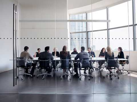 CEOが最も信頼するのはCFOで60%、CMOはわずか4%。「マーケティング用語を並べ立てる」などの声【米調査】