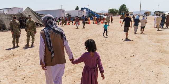 アフガニスタンからの避難民が一時的に生活している米軍基地の1つをのぞいてみた