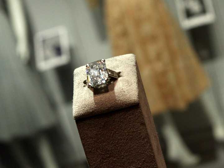 Grace Kelly's engagement ring on display.