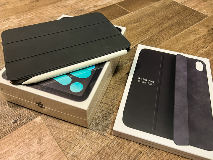 iPad miniと付属品の化粧箱