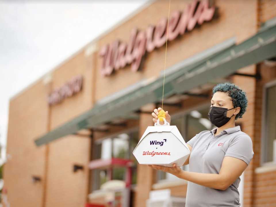 ウイングとウォルグリーンがドローン配送で提携