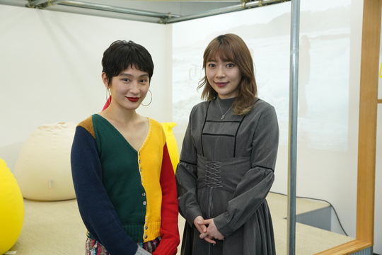 コムアイ、辻愛沙子