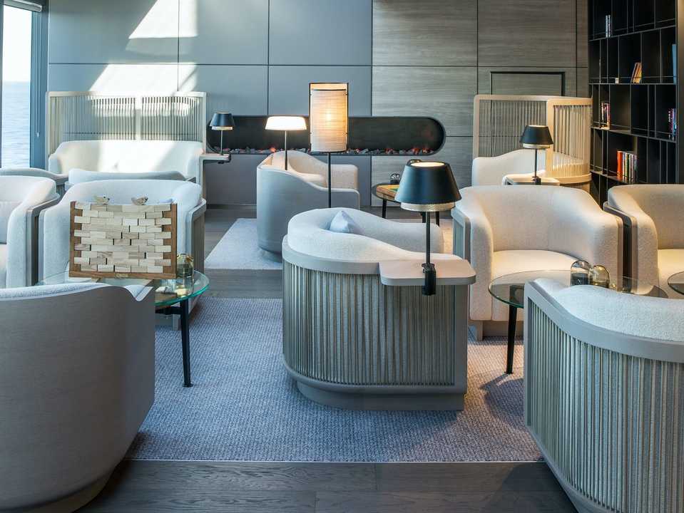 ル・コマンダン・シャルコー号の内部。