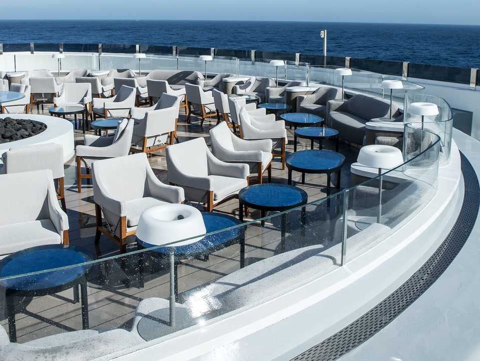 ル・コマンダン・シャルコー号の内部。