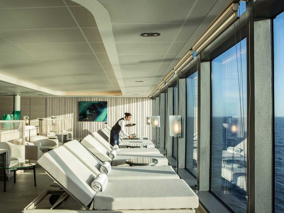 ル・コマンダン・シャルコー号の内部。